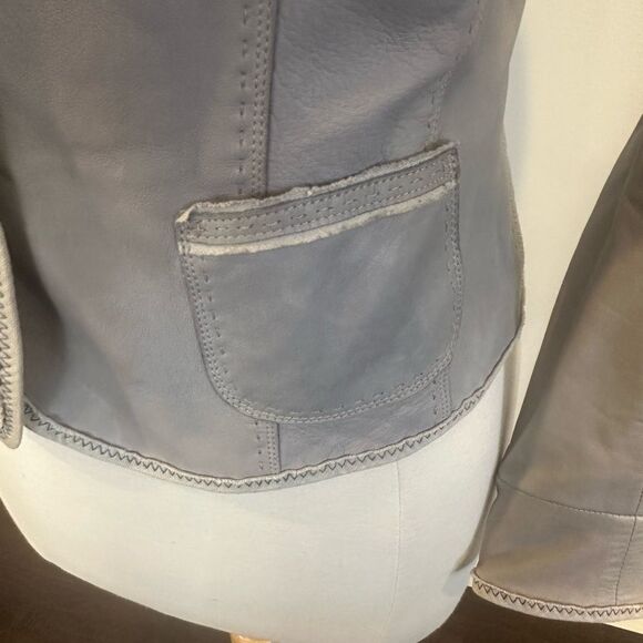 Elie Tahari Women's Gray Ruffled Leather Jacket Size Small Petite - Picture 3 of 10